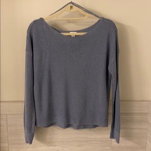 Semi cropped sweater